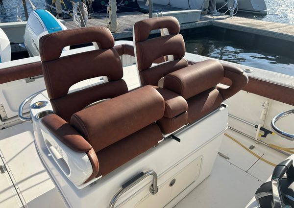 Boston Whaler 320 Outrage image