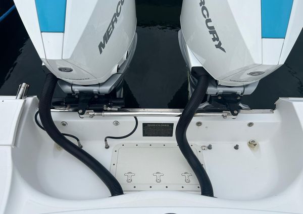 Boston Whaler 320 Outrage image