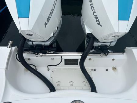 Boston Whaler 320 Outrage image