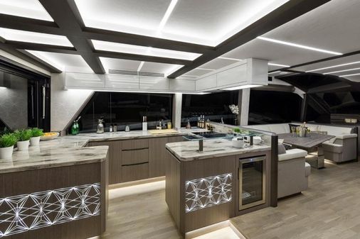 Galeon 640 Fly image