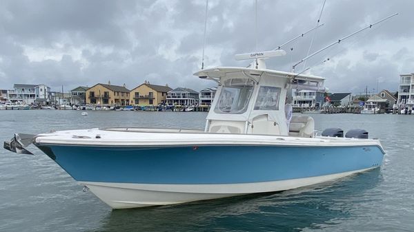 Edgewater 318 CC