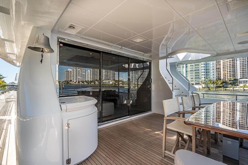 Azimut Flybridge image