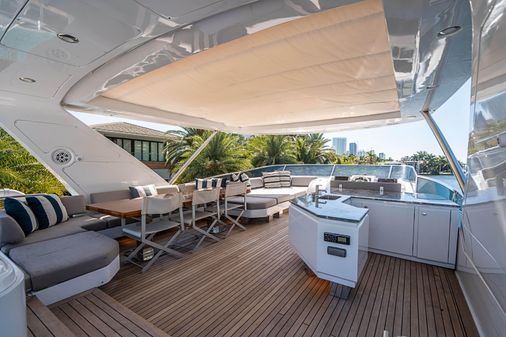 Azimut Flybridge image
