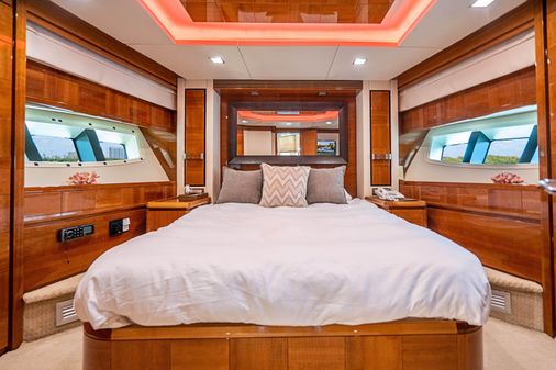 Azimut Flybridge image