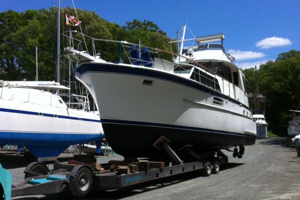 Hatteras Yacht Fisherman - main image