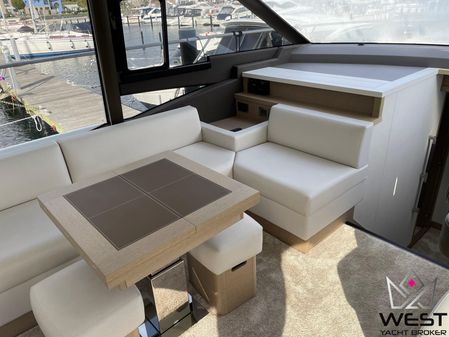 Prestige 590 flybridge image