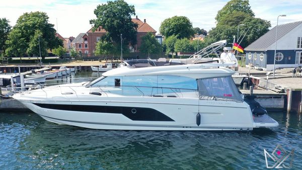 Prestige 590 flybridge 