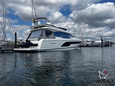 Prestige 590 flybridge image