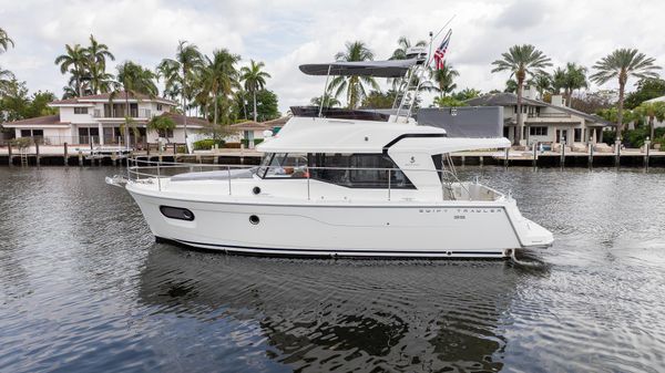 Beneteau Swift Trawler 35 