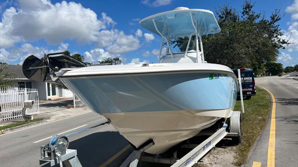 Boston Whaler 270 Outrage