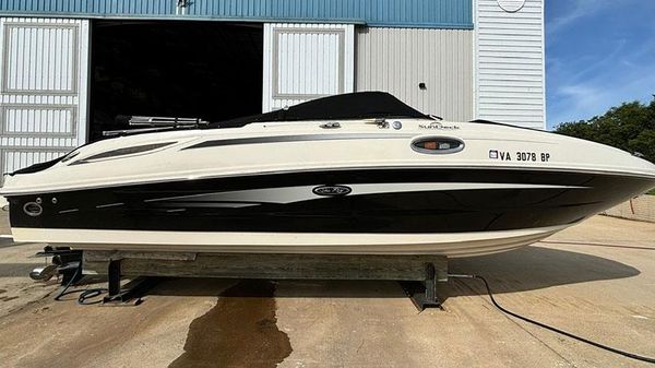 Sea Ray 260 Sundeck 