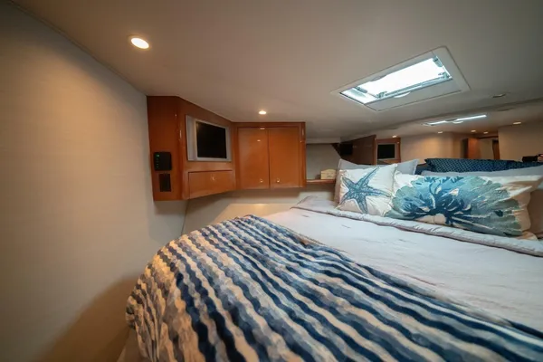 Viking 52-CONVERTIBLE image