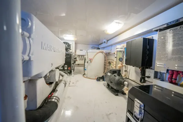 Viking 52-CONVERTIBLE image