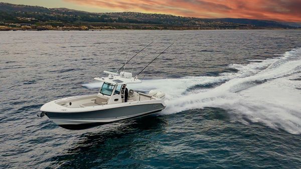 Boston Whaler 330 Outrage 