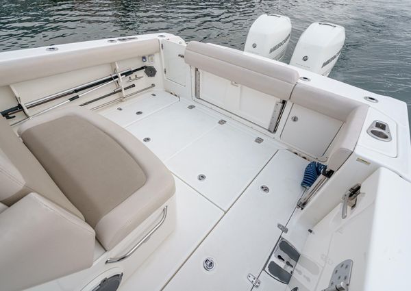 Boston Whaler 330 Outrage image