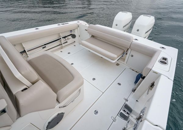 Boston Whaler 330 Outrage image