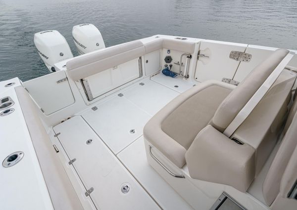 Boston Whaler 330 Outrage image