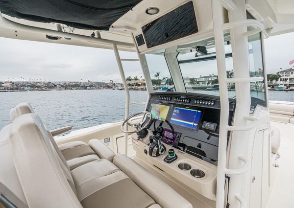 Boston Whaler 330 Outrage image