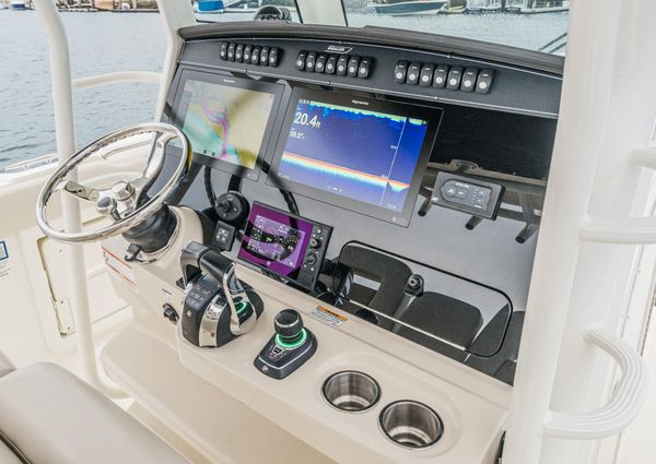 Boston Whaler 330 Outrage image