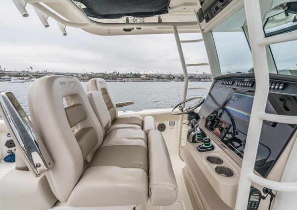 Boston Whaler 330 Outrage image