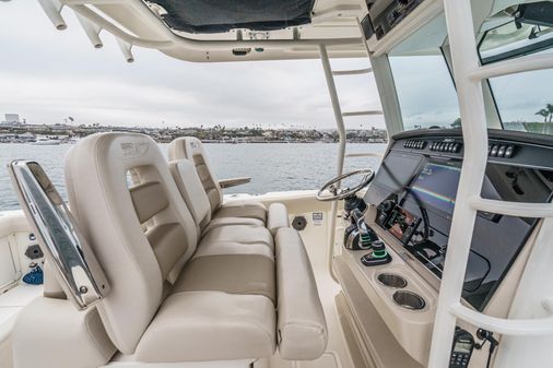 Boston Whaler 330 Outrage image