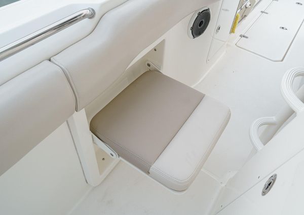 Boston Whaler 330 Outrage image