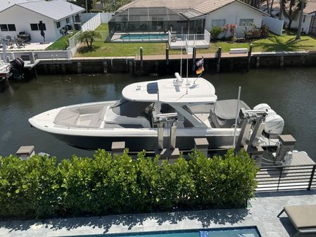 Tiara Yachts 38 LS image