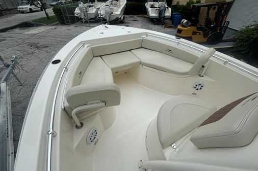 Cobia 220-CENTER-CONSOLE image