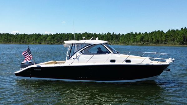 Pursuit 325 Offshore