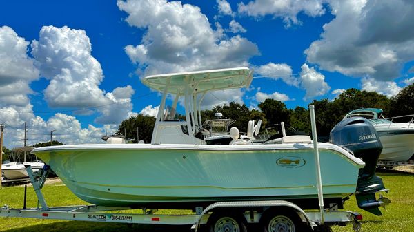 Sea Hunt Ultra 219