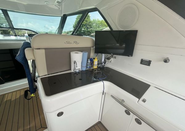 Sea Ray 450 Sundancer image