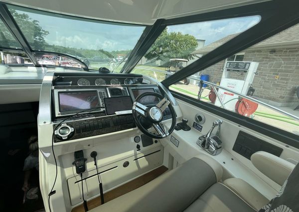 Sea Ray 450 Sundancer image