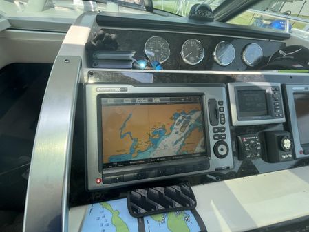 Sea Ray 450 Sundancer image