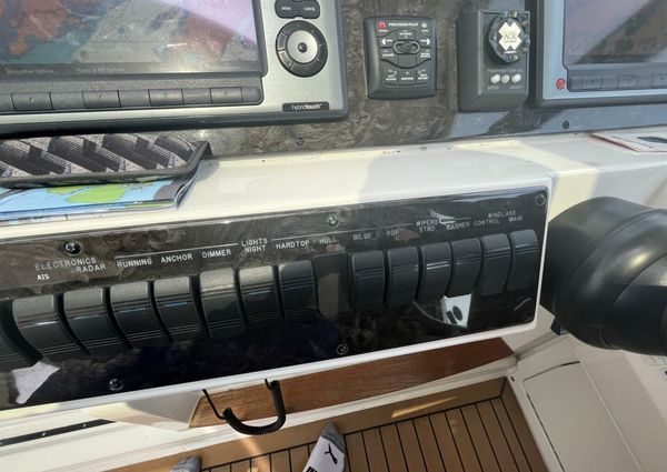 Sea Ray 450 Sundancer image