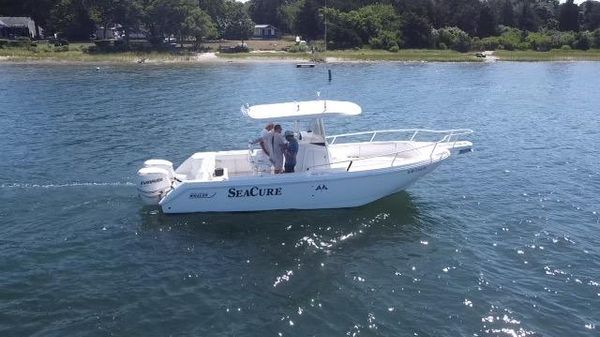 Boston Whaler Outrage 270