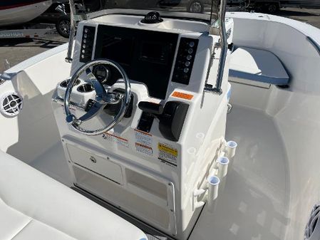 Robalo R180-CENTER-CONSOLE image