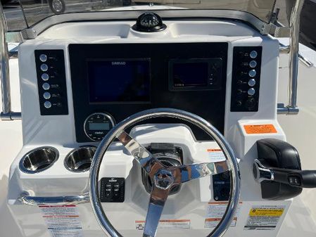 Robalo R180-CENTER-CONSOLE image