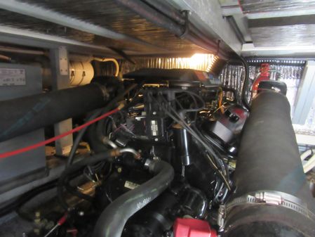 Sea Ray 400 Express Cruiser image