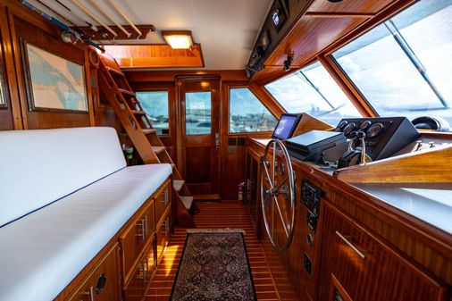 Hatteras Flybridge image