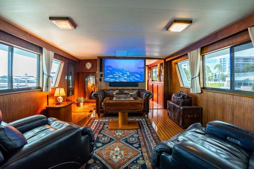 Hatteras Flybridge image