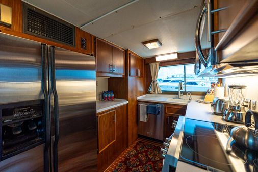 Hatteras Flybridge image