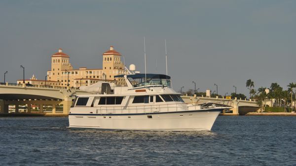 Hatteras Flybridge 