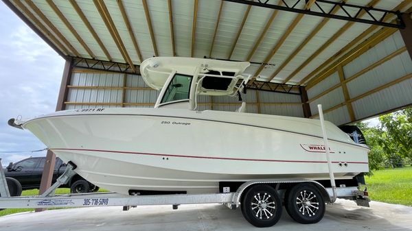 Boston Whaler 250 Outrage