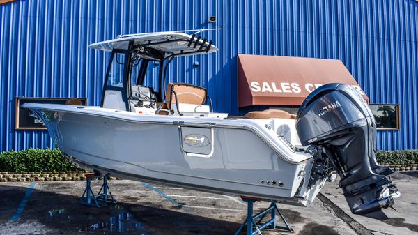 Sea Hunt Ultra 275 SE