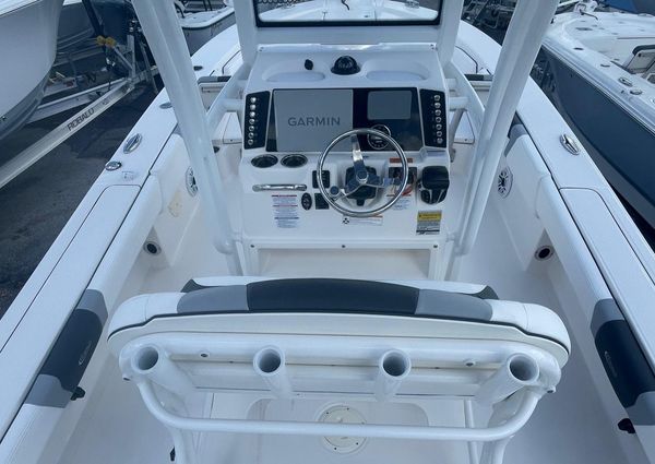 Robalo 246-CAYMAN image