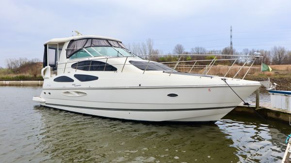 Cruisers Yachts 455 Express Motoryacht