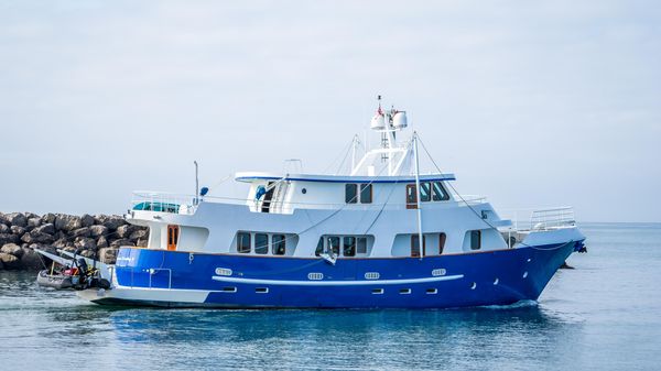 Custom 90' Expedition Yacht 