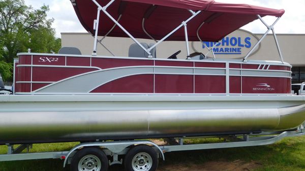 Bennington 22 SXS APG