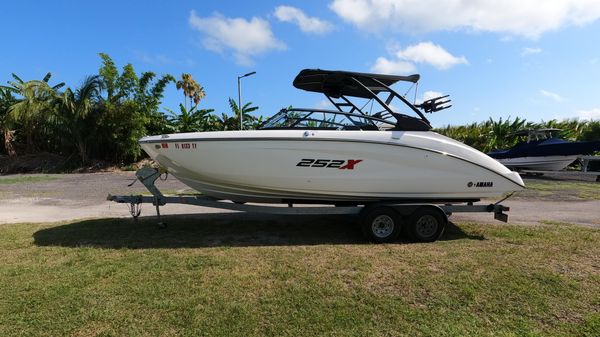 Yamaha Boats 252X