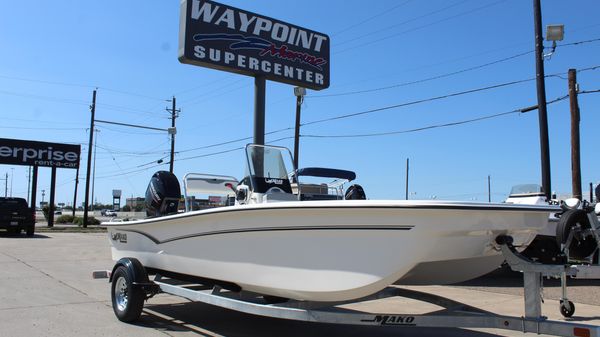 Mako Pro Skiff 17 CC